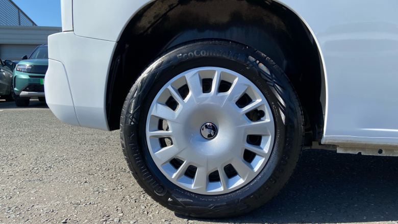 Vauxhall Combo Cargo Combo L1 Diesel 2300 1.5 Turbo D 100ps H1 Pro Van